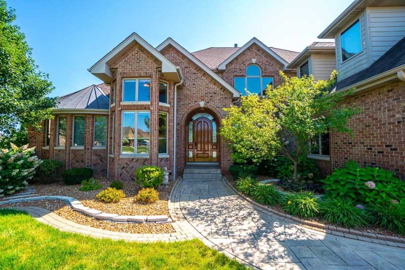 image of house front yard
